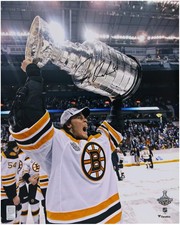 Tuukka Rask Rookie Card Checklist and Autograph Memorabilia Guide 21
