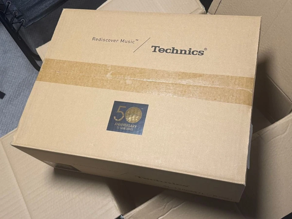 Technics SL-1200M7L/K Black - 50th Anniversary Limited Edition, Gold Tonearm New - Image 4 of 4