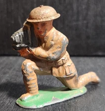 BARCLAY VINTAGE TOY SOLDIER PHOTOGRAPHER #758 B101 MANOIL WWI 1930s DOUGHBOY