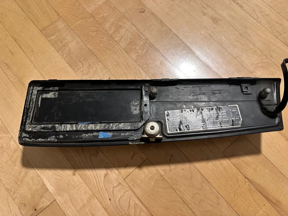 SAAB 95/96 1969-1974 negro con guantera de metal V4 tapa de tablero con mango de soporte con llave Foto 4 de 4