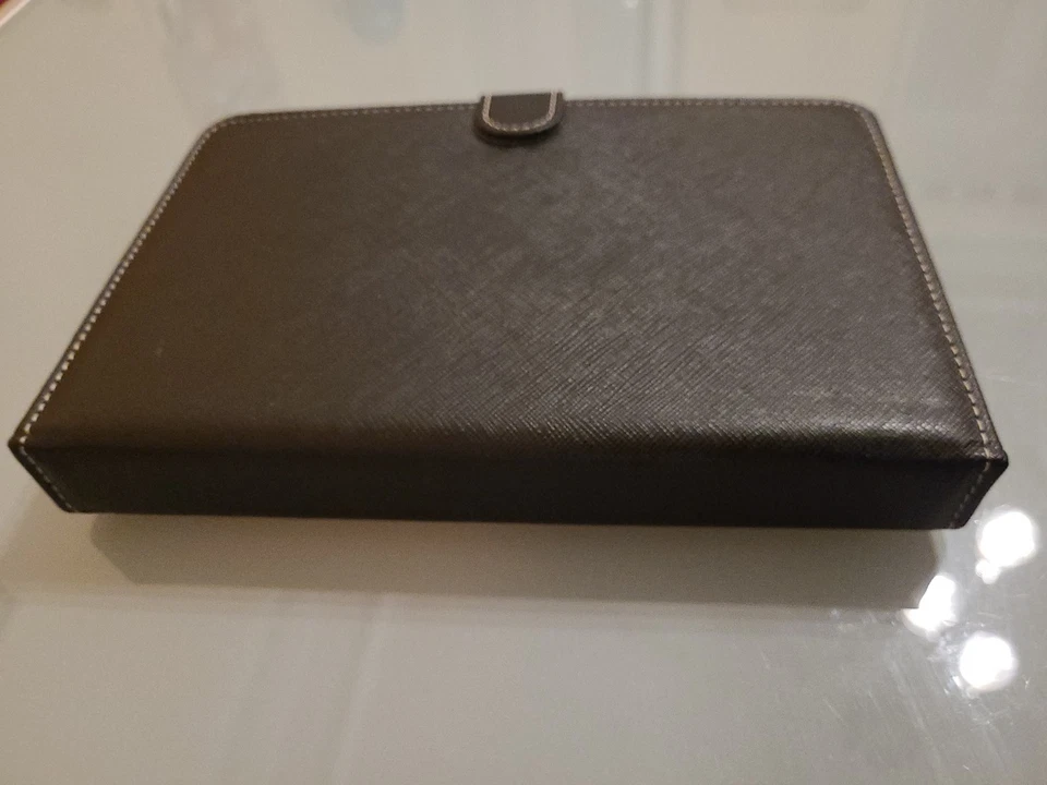 Touchlet Tablet Tastatur Hülle mit USB OTG Adapter – QWERTZ Keyboard Case - Bild 2 von 4