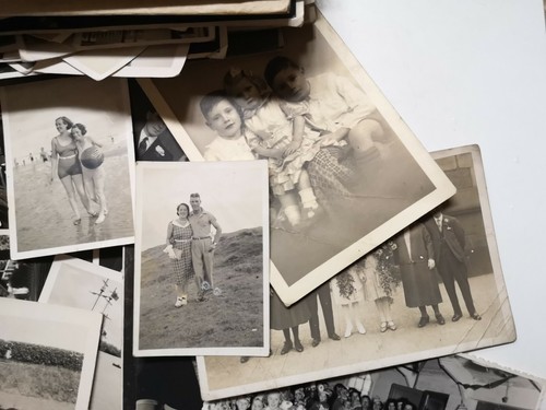 Old Vintage Photographs 1930s to 1970s UK, People, Men, Women, Children, Travel - Picture 6 of 7