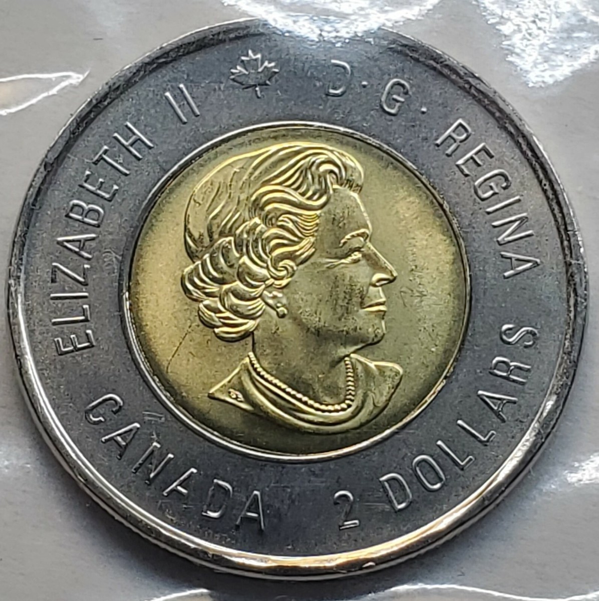 2016 CANADA 2 Dollar REMEMBER Toonie Coin in Plio Plastic Mint