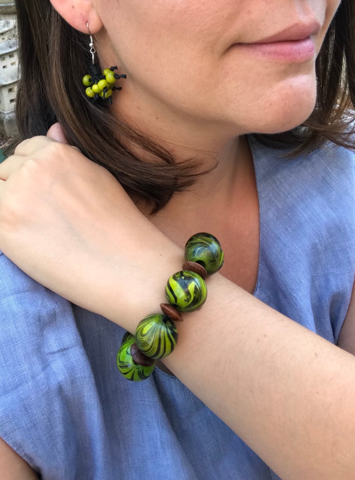 Bracelet et boucles d'oreilles vert anis pour vos tenues d'été