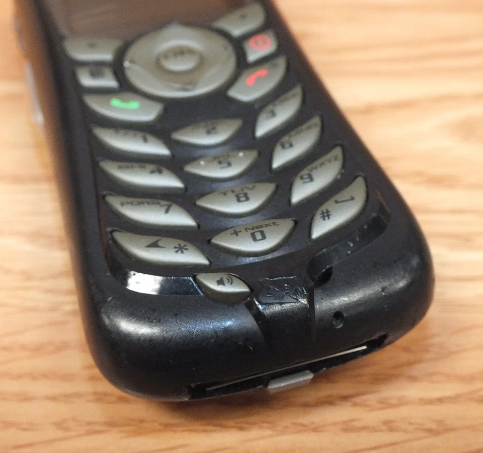 **FOR PARTS** Motorola i415 (Boost Mobile) CDMA Cellular Bar Phone Only **READ** - Image 2 of 4