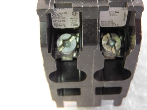 Disyuntor Cuadrado D QO220 20 Amp 2 Polos 120/240V Enchufable - Imagen 3 de 6