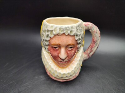 VINTAGE QUEEN BESS LANCASTER AND SANDLAND ENGLAND TOBY MUG HAND PAINTED