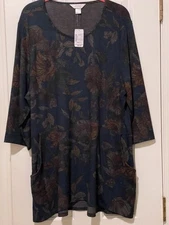 CJ Banks Multi Blue Floral Knit Women’s Tunic Top Decorative Buttons Pockets. 