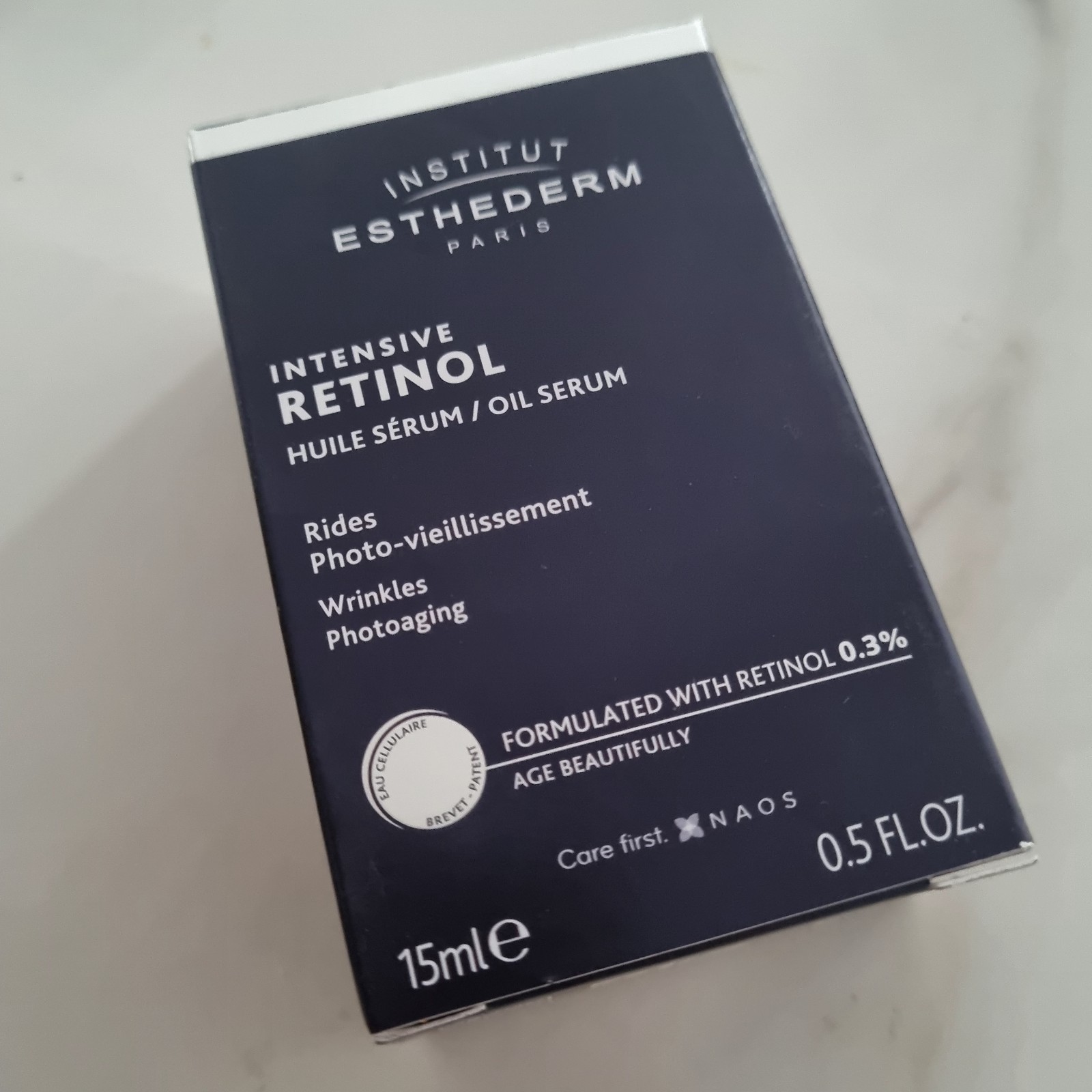 Huile sérum Esthederm anti-âge global d'exception pour un éclat visage absolu