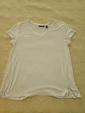 Women’s H by Halston Essentials White stretch v-neck short-sleeve blouse (M)