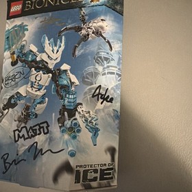 AUTOGRAPHED BY G2 DESIGN TEAM LEGO BIONICLE: Protector of Ice (70782) RARE