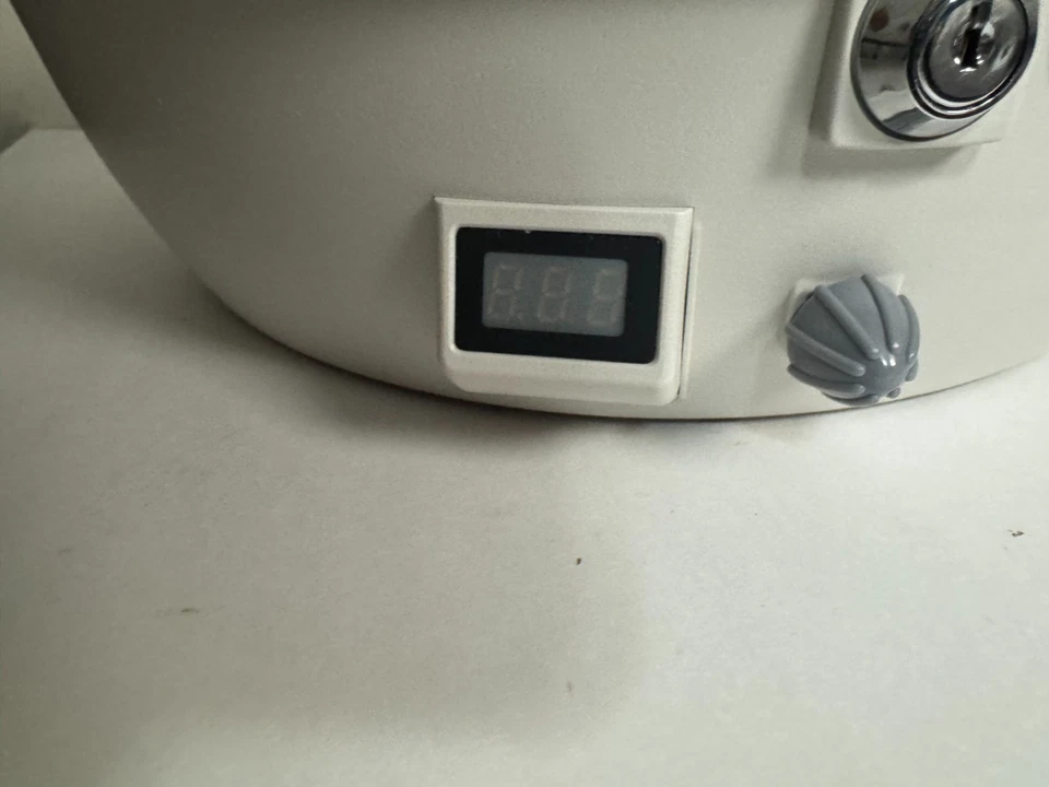 Biblioteca de almacenamiento automatizada de colección Dacal Technology DC-101 150 CD/DVD (SIN LLAVE) Foto 3 de 4