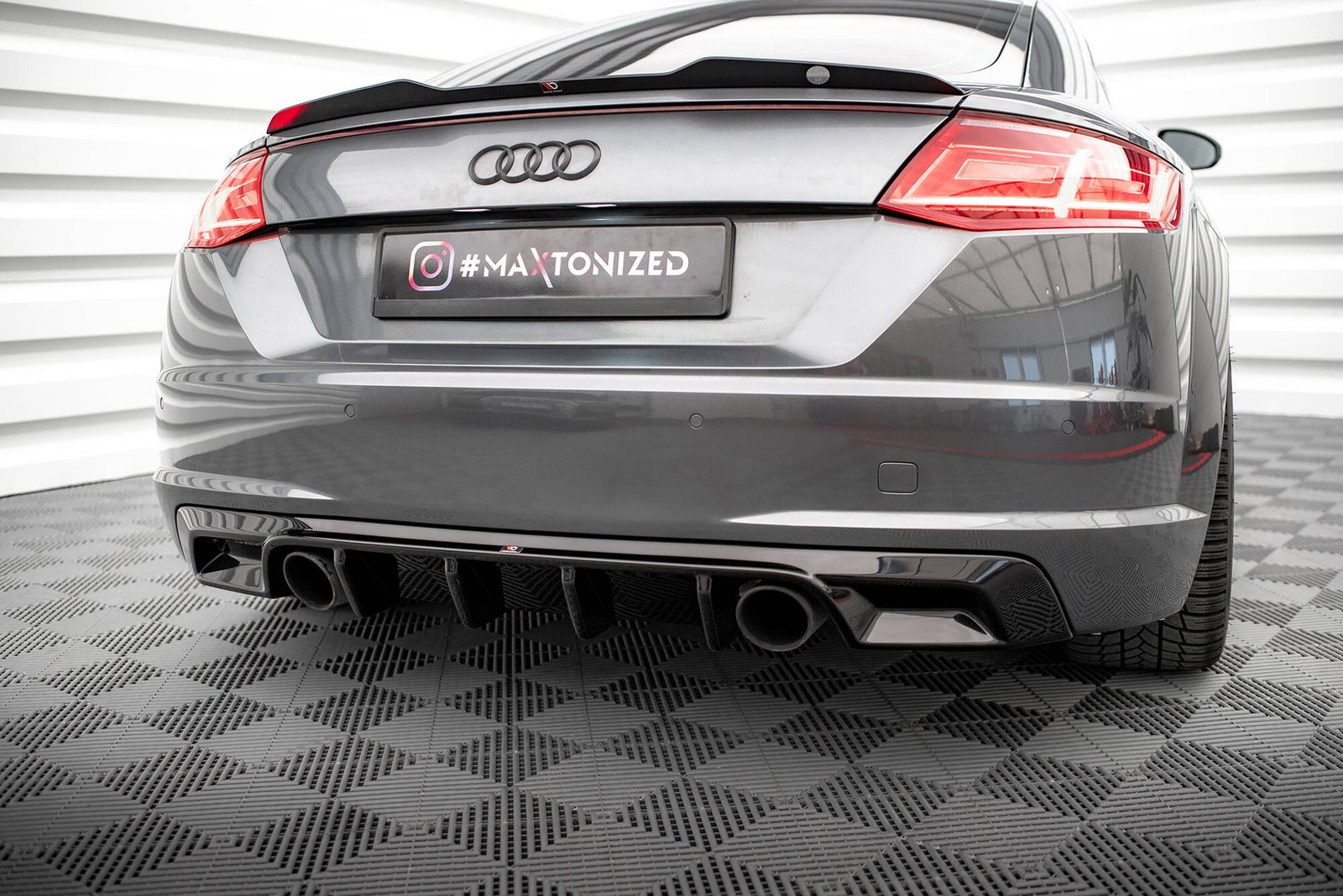 Diffuseur Maxton pour Audi TT S-Line 8S Extension Bas de Caisse Arrière