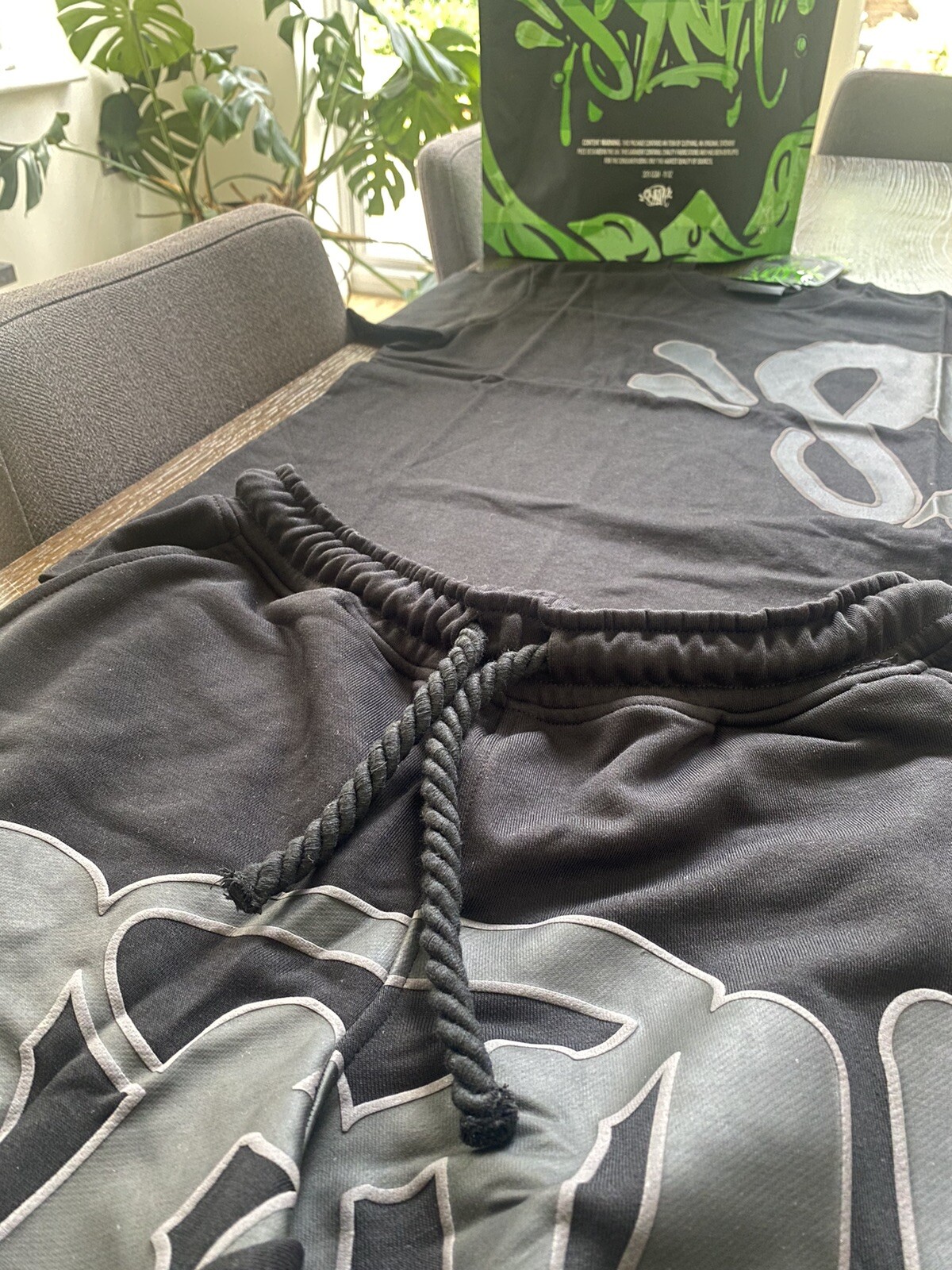 syna world black and grey set size small image 4