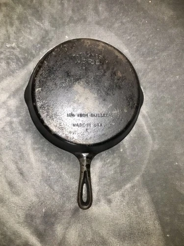 Vintage Wagner Ware 10 1/2" Cast Iron Skillet Pan Double Spout #8 Antique Decor
