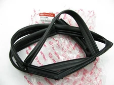 REAR RIGHT Window Glass Run Channel Guide Weatherstrip Seal OEM For 11-15 Optima