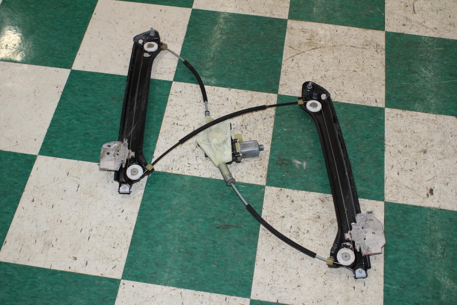 Bentley Continental GT 2019-2024 Right Window regulator