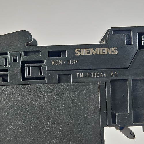 SIEMENS PROFIsafe 6ES7 138-4FB04-0AB0 Simatic ET200S Digital Output Module Unit - Picture 2 of 7