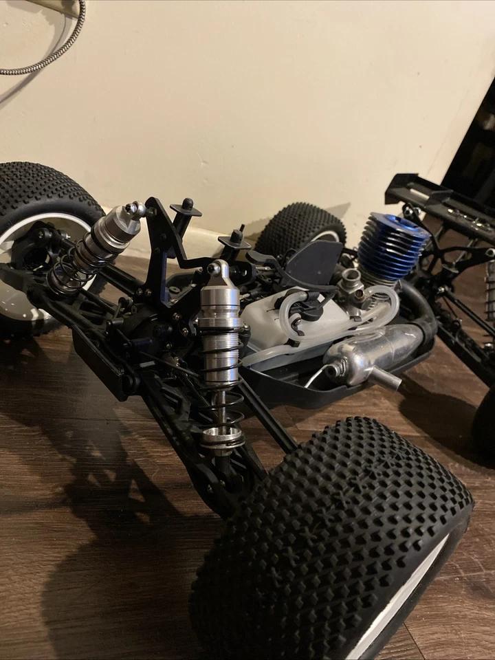 Truggy Team Losi 8ight OS Max 30vg ¡¡Súper limpio!!! Foto 2 de 4