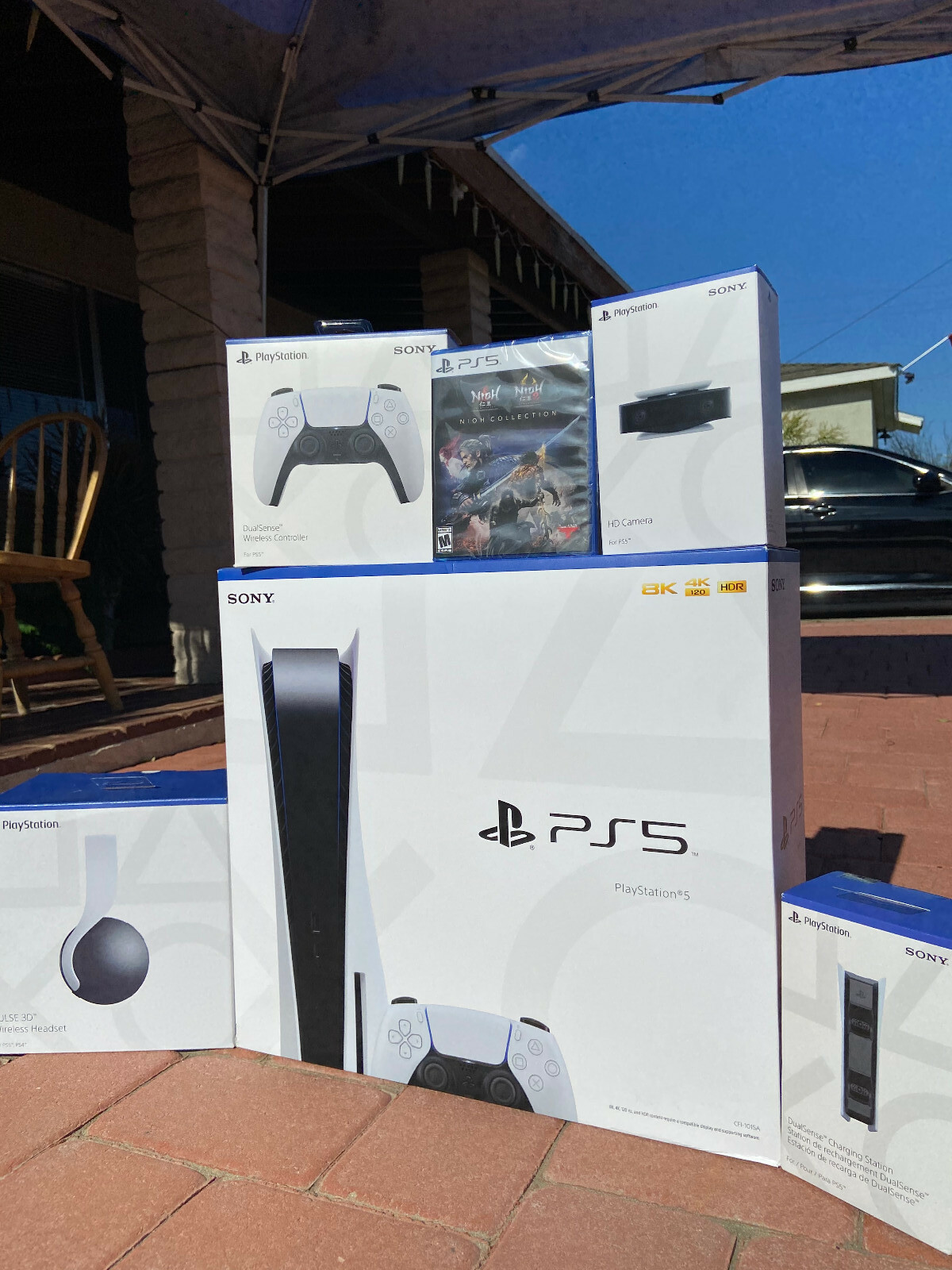 PS5 BLU-RAY / EXTRA CONTROLLER / WEB CAM / PULSE 3D HEADSET / DUEL CHARGER STAND-image