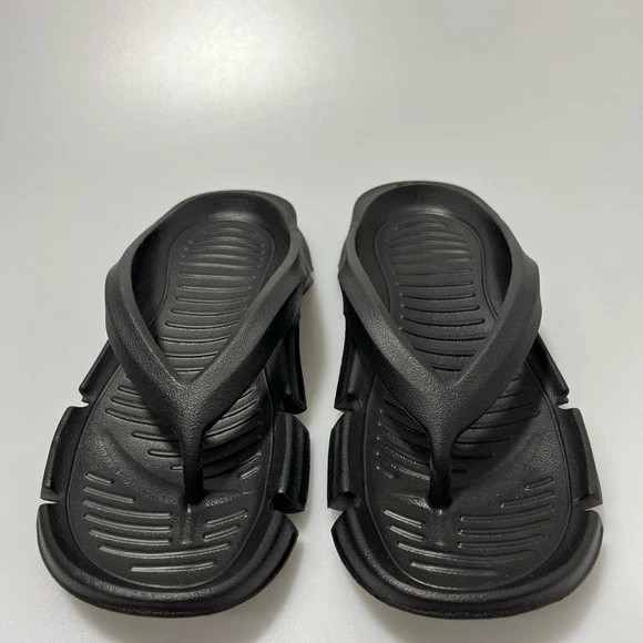 Balenciaga Mold Thong Sandals Black Rubber Women’s EU 37/US 7