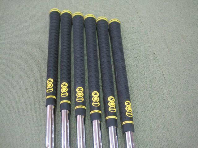 Golf Iron Set Bridgestone TOUR B 201CB N.S.PRO MODUS3 Golf Iron Set Bridgestone TOUR B 201CB N.S.PRO MODUS3