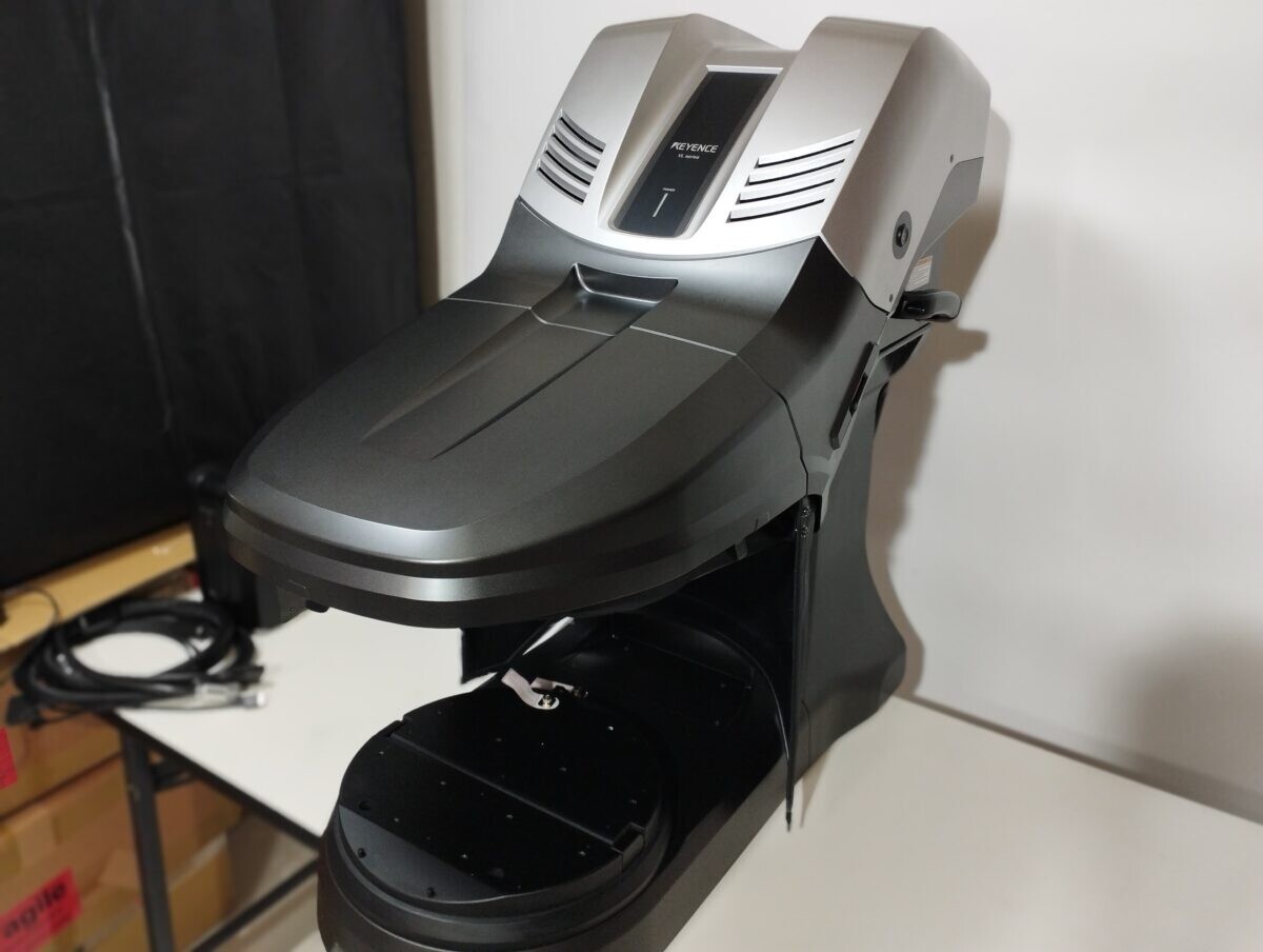 KEYENCE 3D scanner type coordinate measuring machine VL-300 used