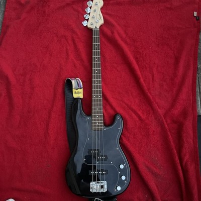 Fender Squier Precision Bass Guitar Black, 4-String 2022