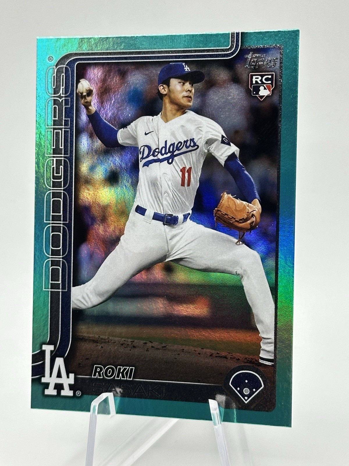 2025 Topps Series 2 Roki Sasaki Aqua Rainbow Foilboard RC