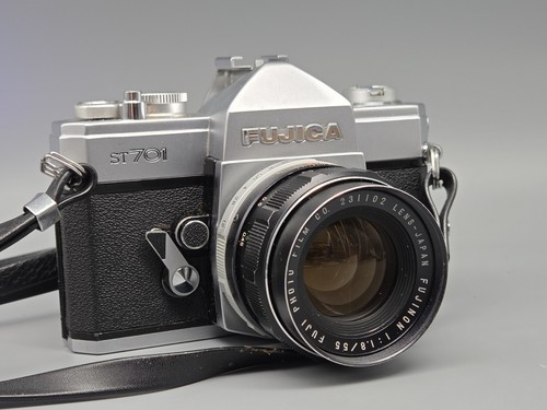 Fujica ST701 35mm SLR Film Camera with Fujinon 55mm f/1.8 Lens – Vintage Japan - Bild 2 von 20