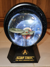 STAR TREK The Next Generation NCC-1701-D Globe étoilé musical éclairé holodôme