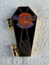 Hard Rock Cafe Singapore Halloween 2000 Coffin With Skeleton Inside Pin