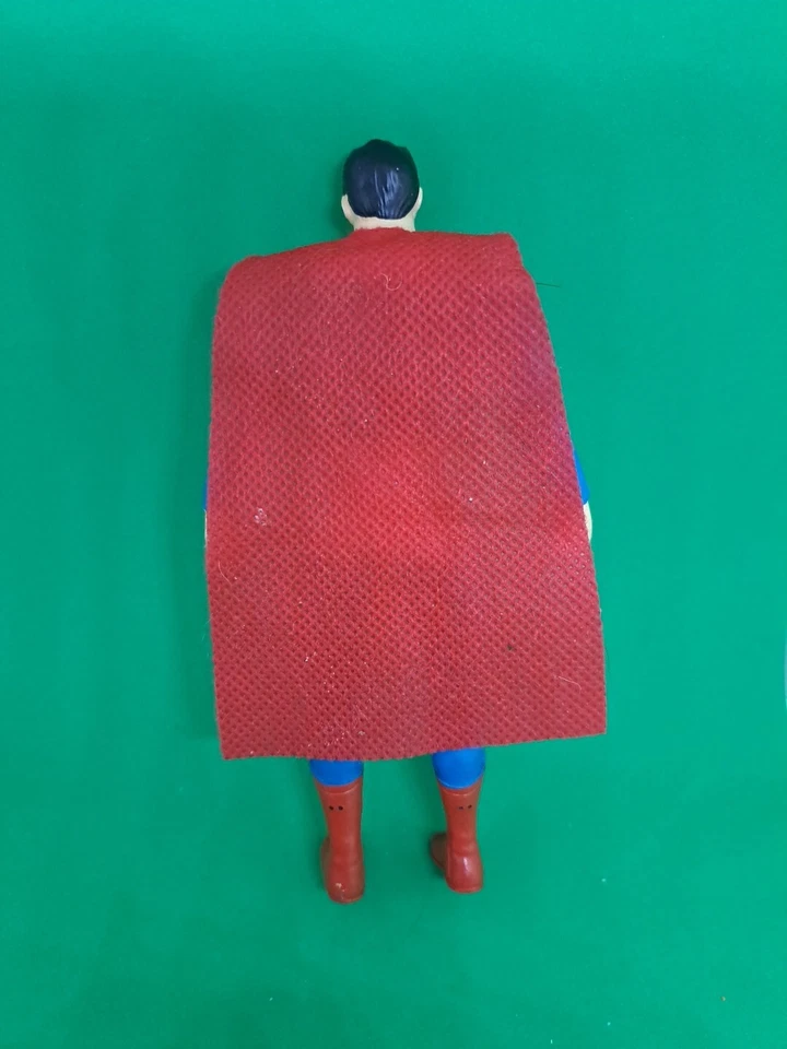 Figura de Superman de colección TM DC Comics goma flexible Clark Kent Foto 2 de 2