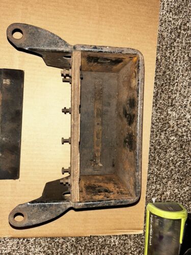 Vintage FORDSON Ignition Coil Box And Wood Cap Model F T Ford Tractor Bracket - Bild 3 von 12
