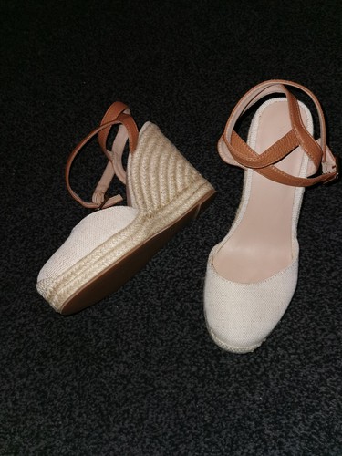 Ladies UK 7 Witchery Natural Beige & Brown Closed Toe Ankle Strap Wedges - Picture 2 of 5
