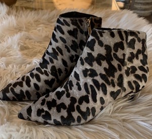 sam edelman kinzey leopard booties