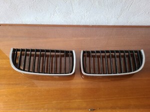 BMW 3er E90 E91 7120007 7120008 Kühlergrill Nieren