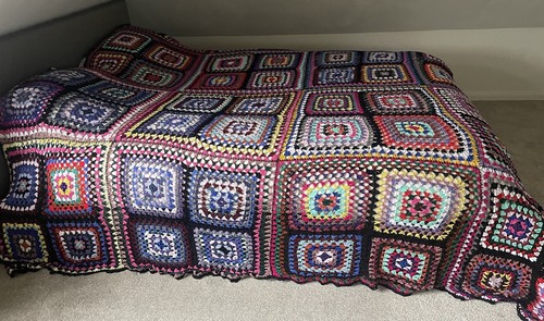 Huge 70s Handmade multicoloured Crochet Granny Square Blanket/Throw 240x280cm - Picture 5 of 10