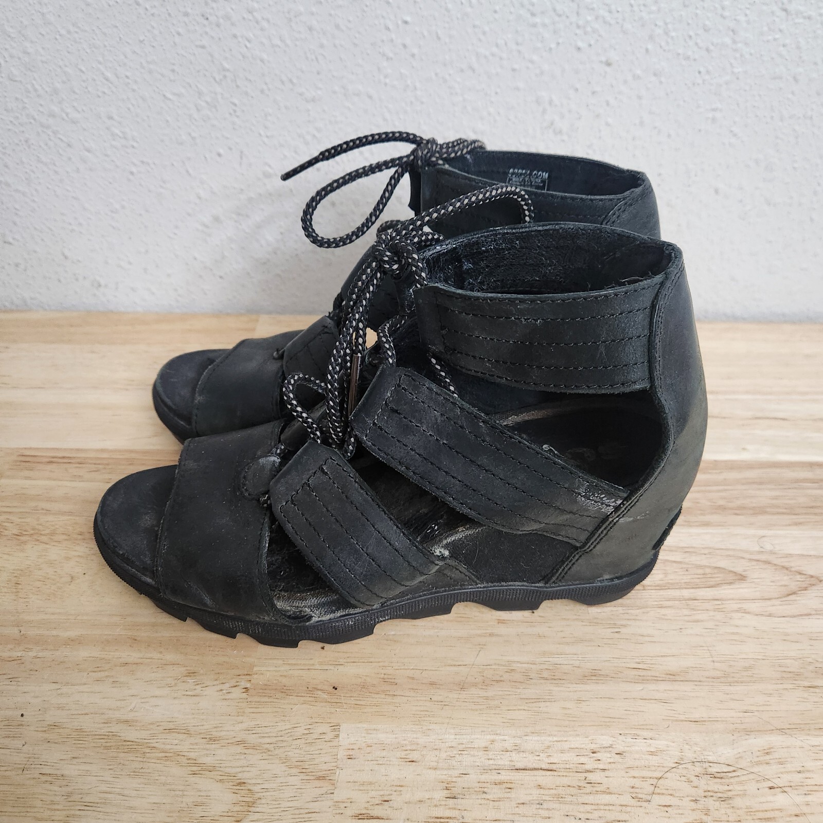 APL Scarpe Sorel donna 8 Joanie Il sandalo stringato pelle zeppa tacco nero