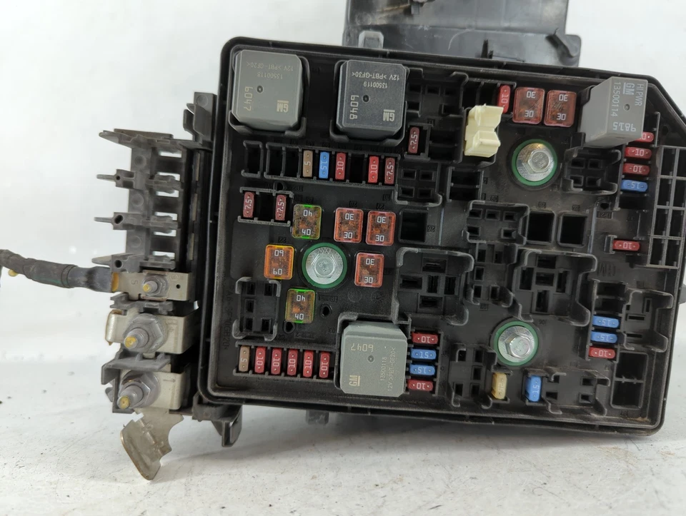 2016-2018 雪佛兰 Volt Fusebox 熔断器盒继电器模块 84240071 YLDE9 — 第 3/4 张图片