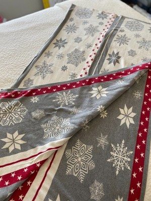 Winter-themed, reversible 100% cotton knit Artisan de Luxe Home throw blanket