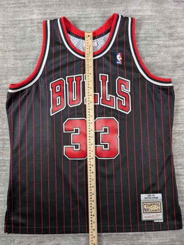 Camiseta deportiva Mitchell & Ness Swingman Chicago Bulls Scottie Pippen talla grande - Imagen 9 de 10