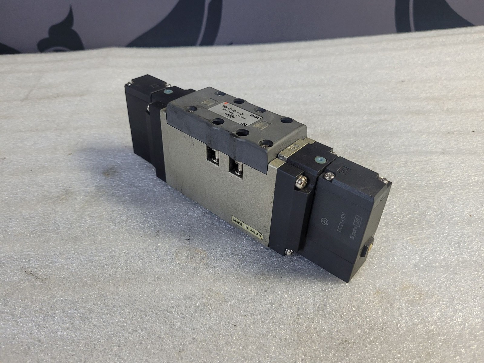 SMC VSS8-6-FG-D-3Z Solenoid Directional Control Valve USED