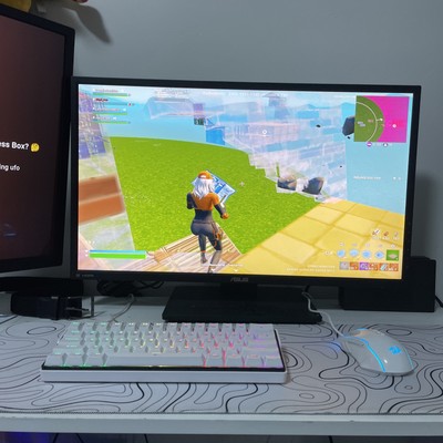 Komplettes Gaming Setup (Keyboard, Mouse, Mousepad, Monitor, PC)