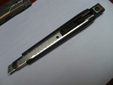 Profesjonalny nóż tnący nóż do dywanów z metalową obudową Made in Germany