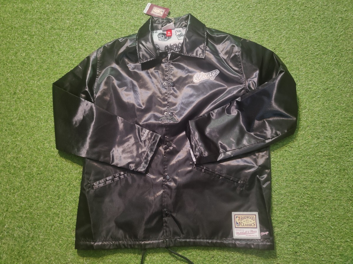 Mitchell & Ness $135 MSRP Chicago Bulls Black Lightweight Satin 