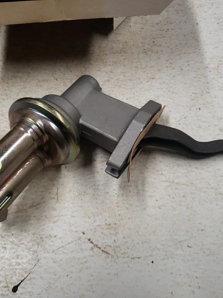 Топливный насос 1977-1979 Ford F-150, F-250, Bronco, F-350 Airtex 6978 - Изображение 2 из 4