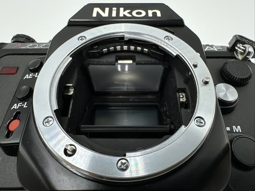 Nikon N2020 AF Camera Body For Parts Or Repair - Picture 10 of 18