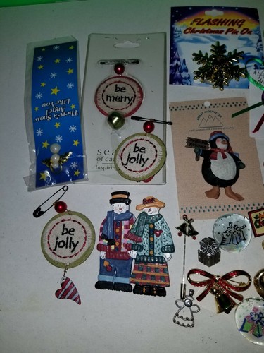 CHRISTMAS PINS BROOCHES and earrings LOT OF 38. - Picture 4 of 10