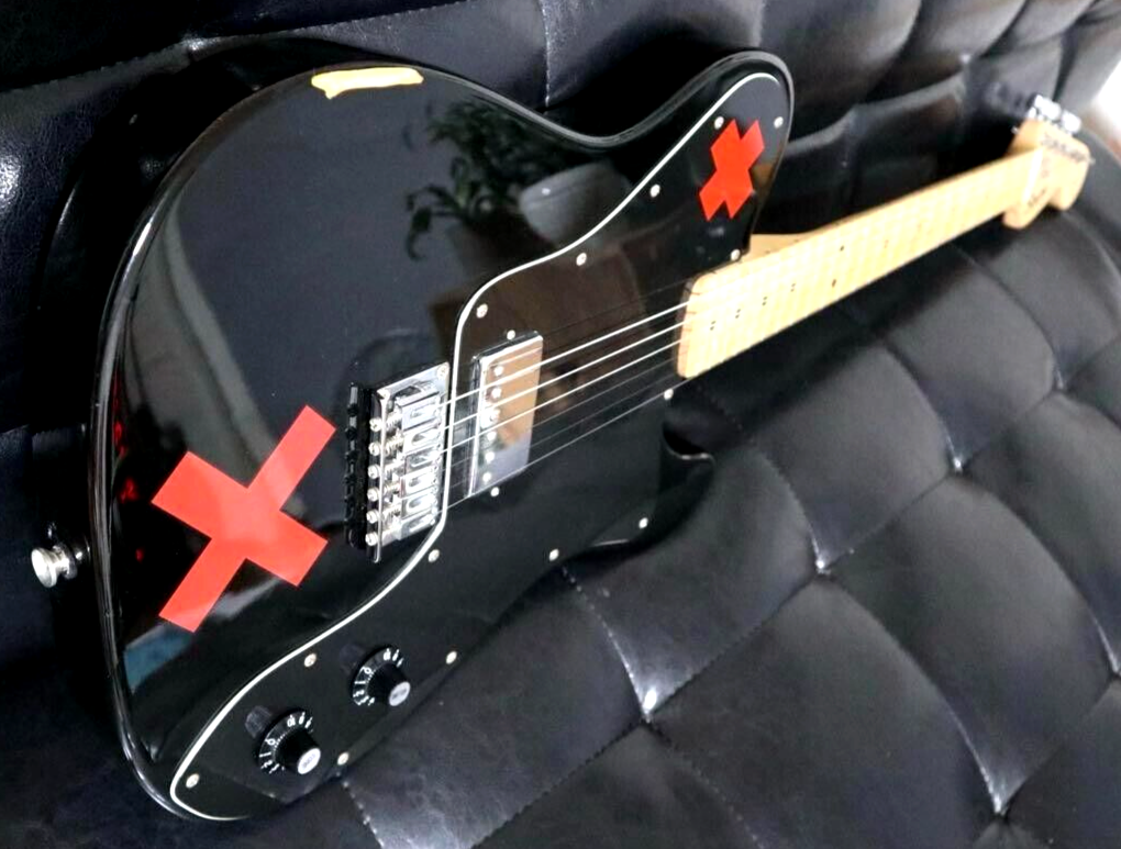 Squier by Fender Deryck Whibley Signature Guitar Black Squier by Fender Deryck Whibley Signature Guitar Black